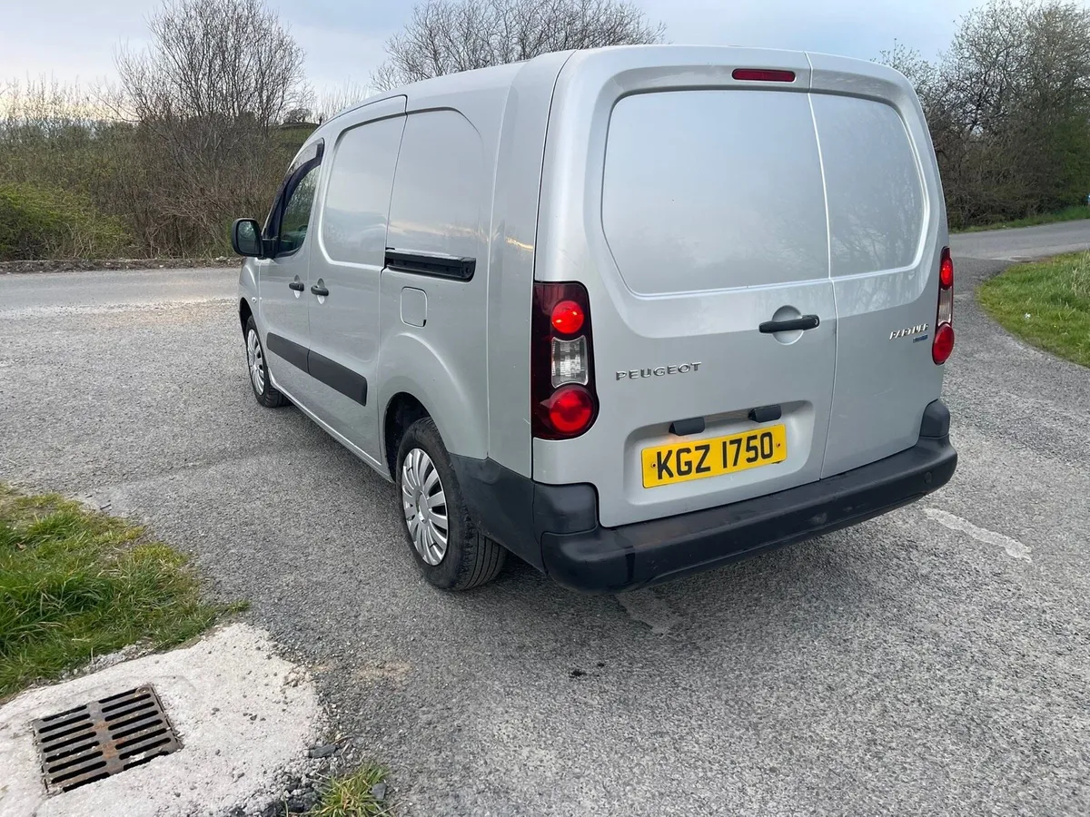 2016 Peugeot Partner 16 - Image 3