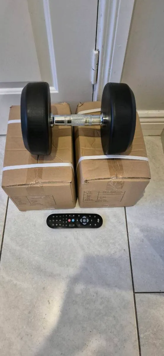 Brand new 2x17.5kilo round dumbbells - Image 3