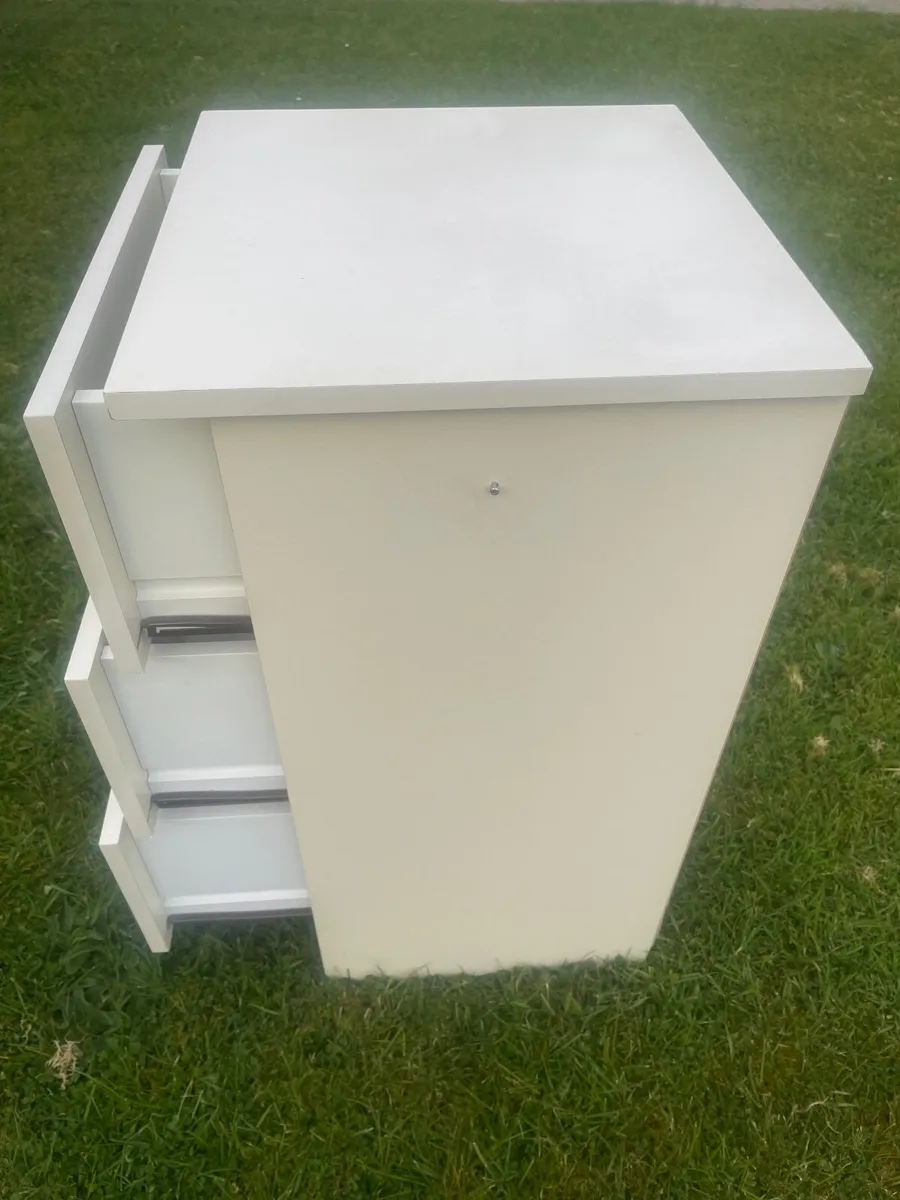 3 drawer locker - Image 2