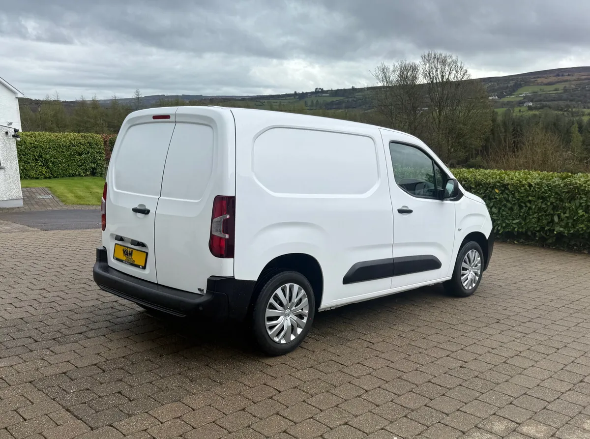 2022 Peugeot Partner Professional Plus 100bhp - Image 4