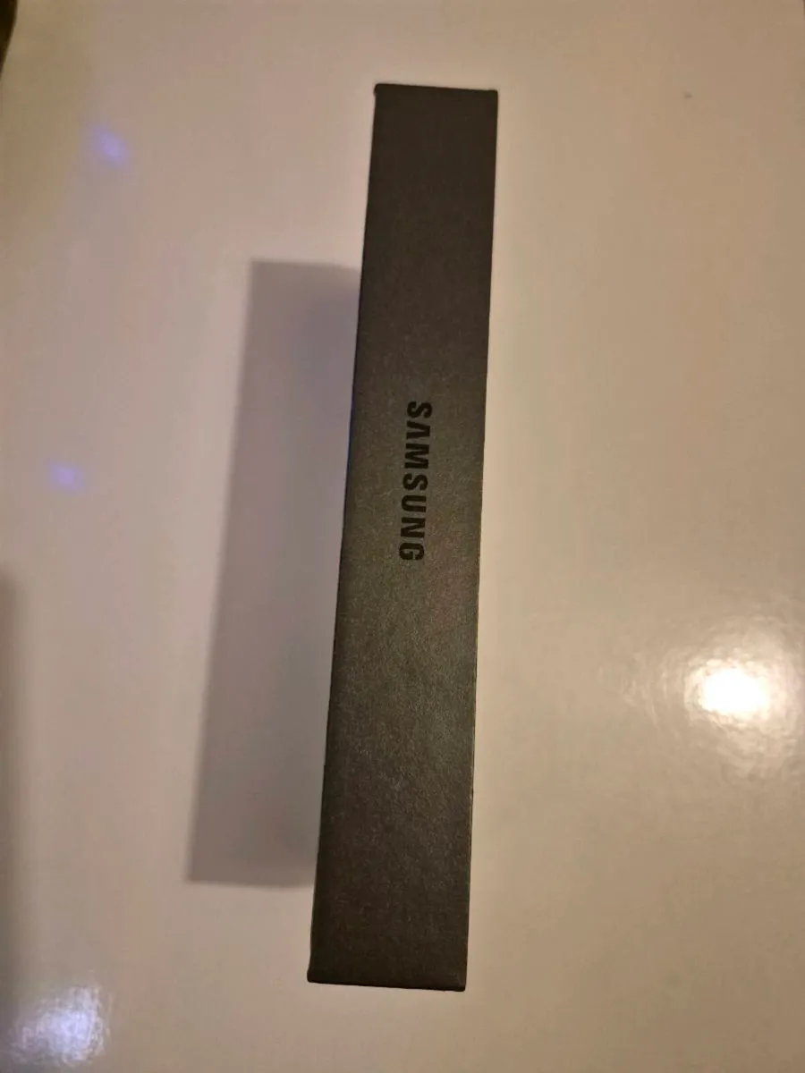 Samsung galaxy z flip 7 fe - Image 4