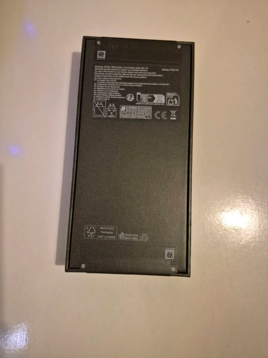 Samsung galaxy z flip 7 fe - Image 2