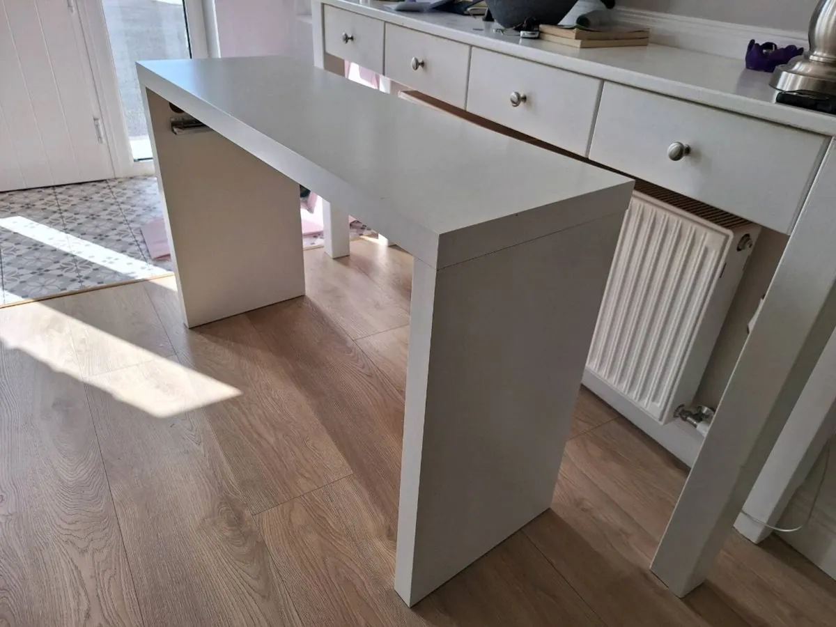 dressing table - Image 1