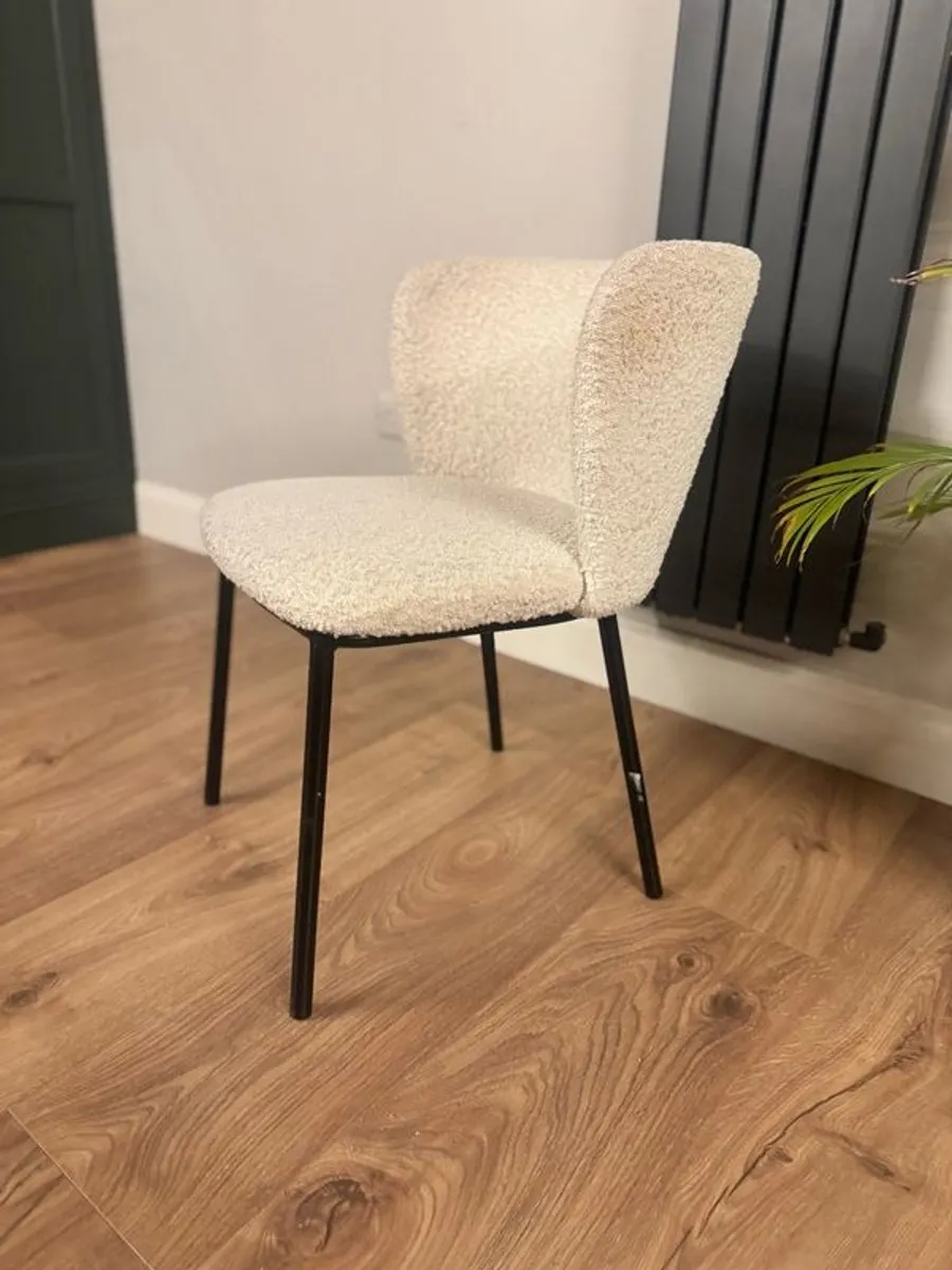 4 Dining Chairs - Image 1