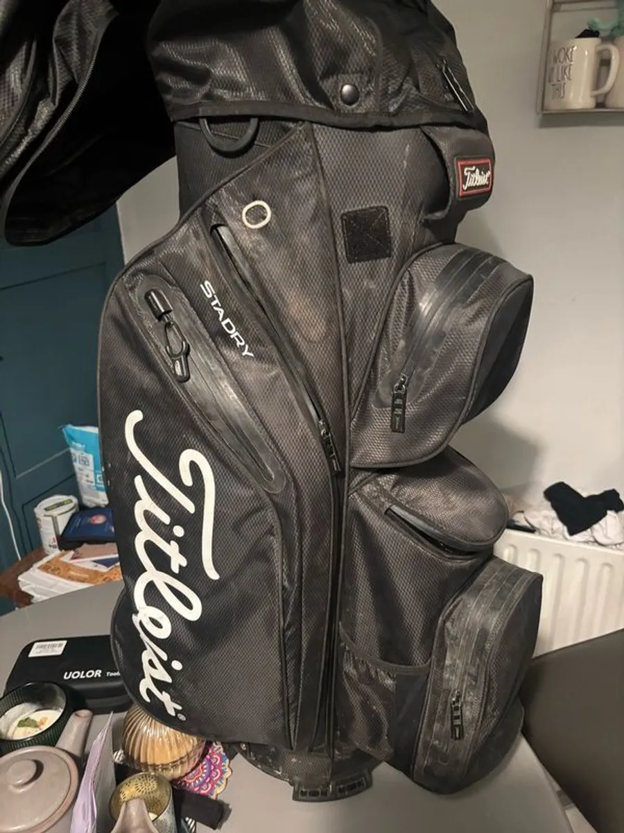 Titleist Staydry Cart Bag - Image 1