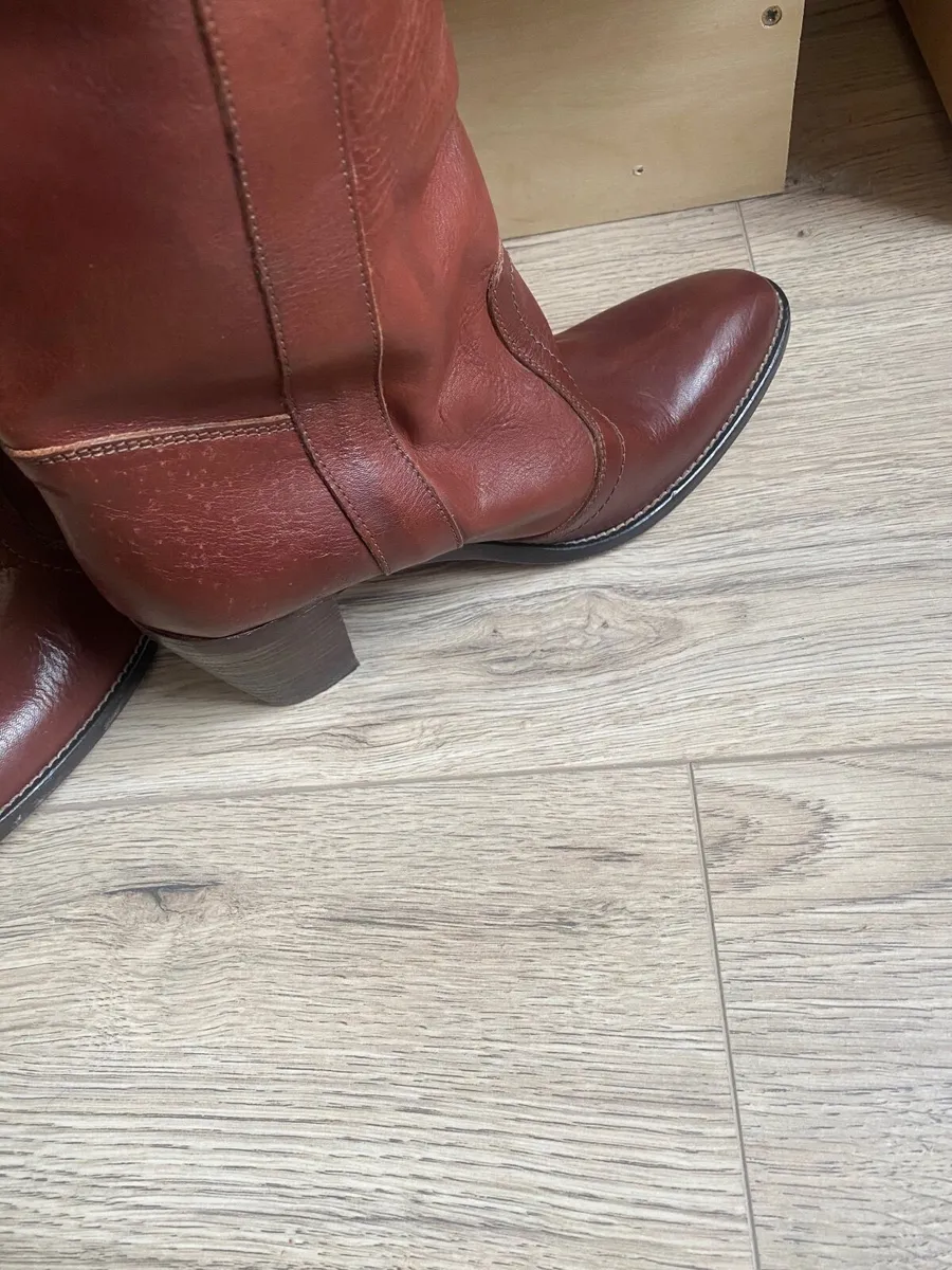 Knee high boots - Image 2