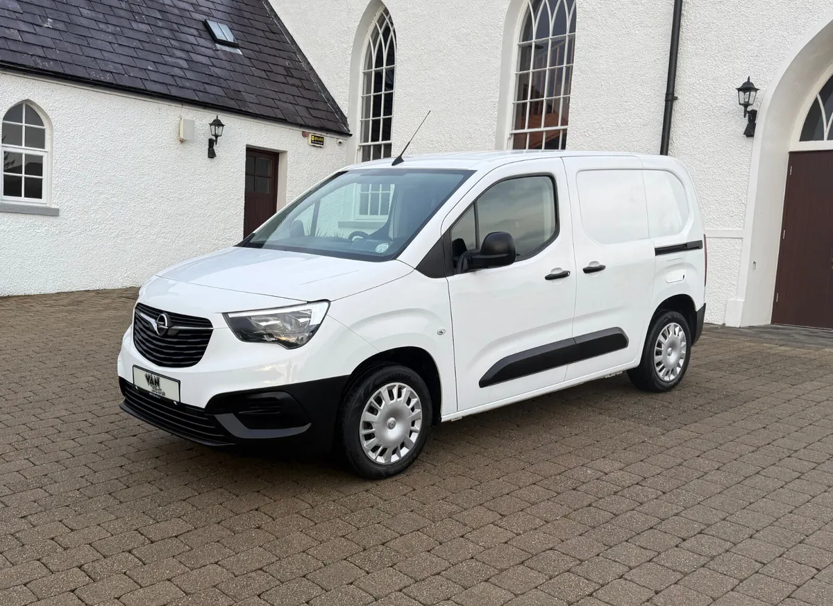 2022 Vauxhall Combo  1.5 BlueHDi 100bhp NO VAT! - Image 3
