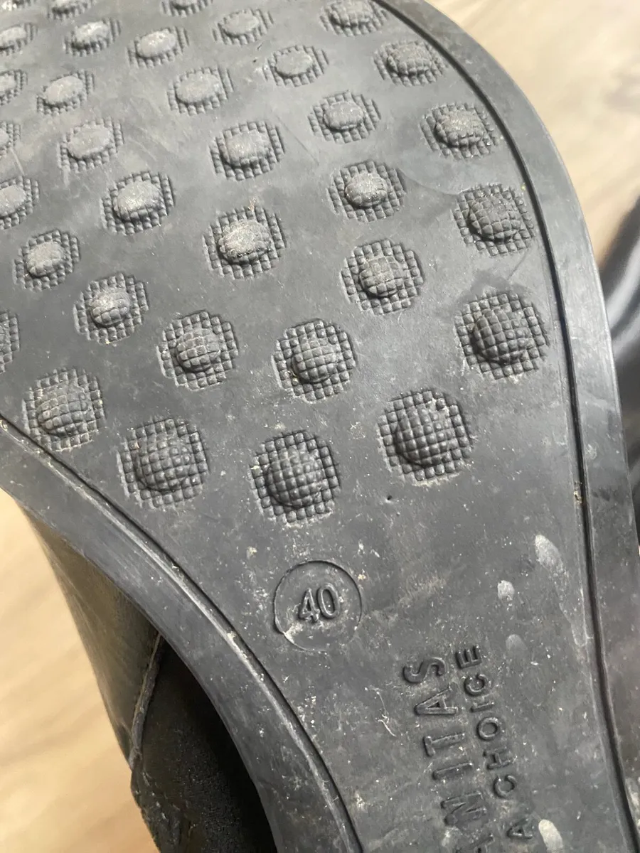 Black knee high leather boots - Image 4