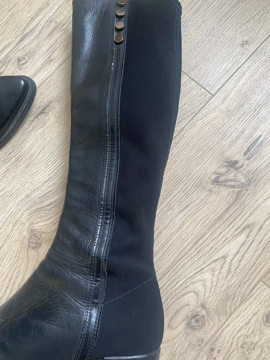 Black knee high leather boots - Image 2