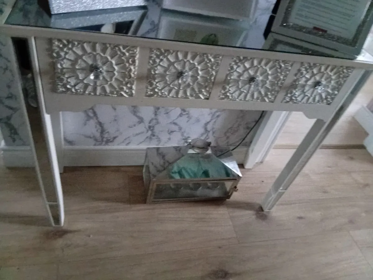 Console tables - Image 3