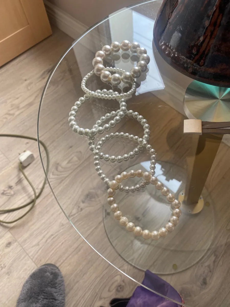 Costume bracelets - Image 1