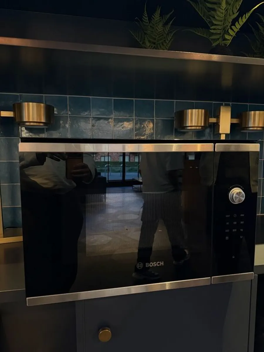 6 X Bosch 25L Built-In Microwave - Image 2