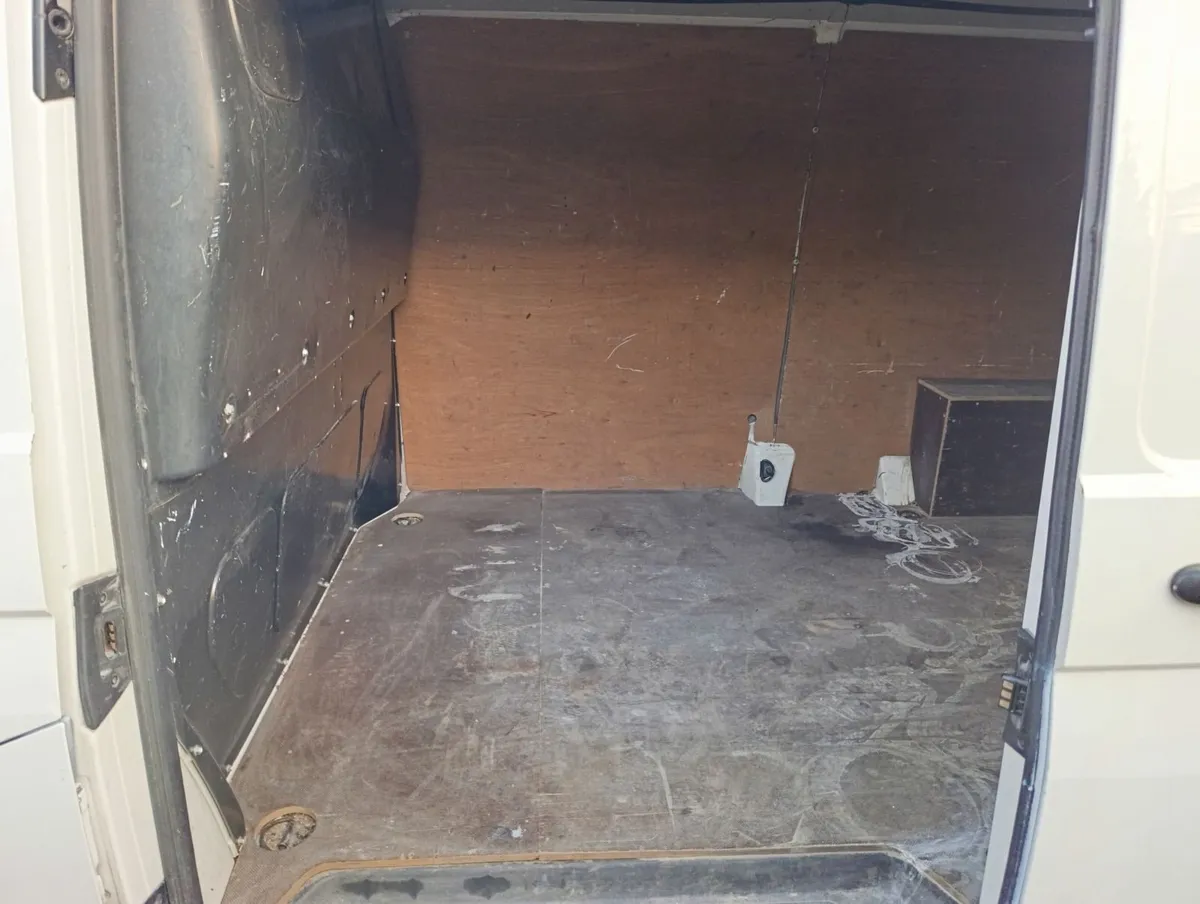 Volkswagen Transporter 2014 - Image 1