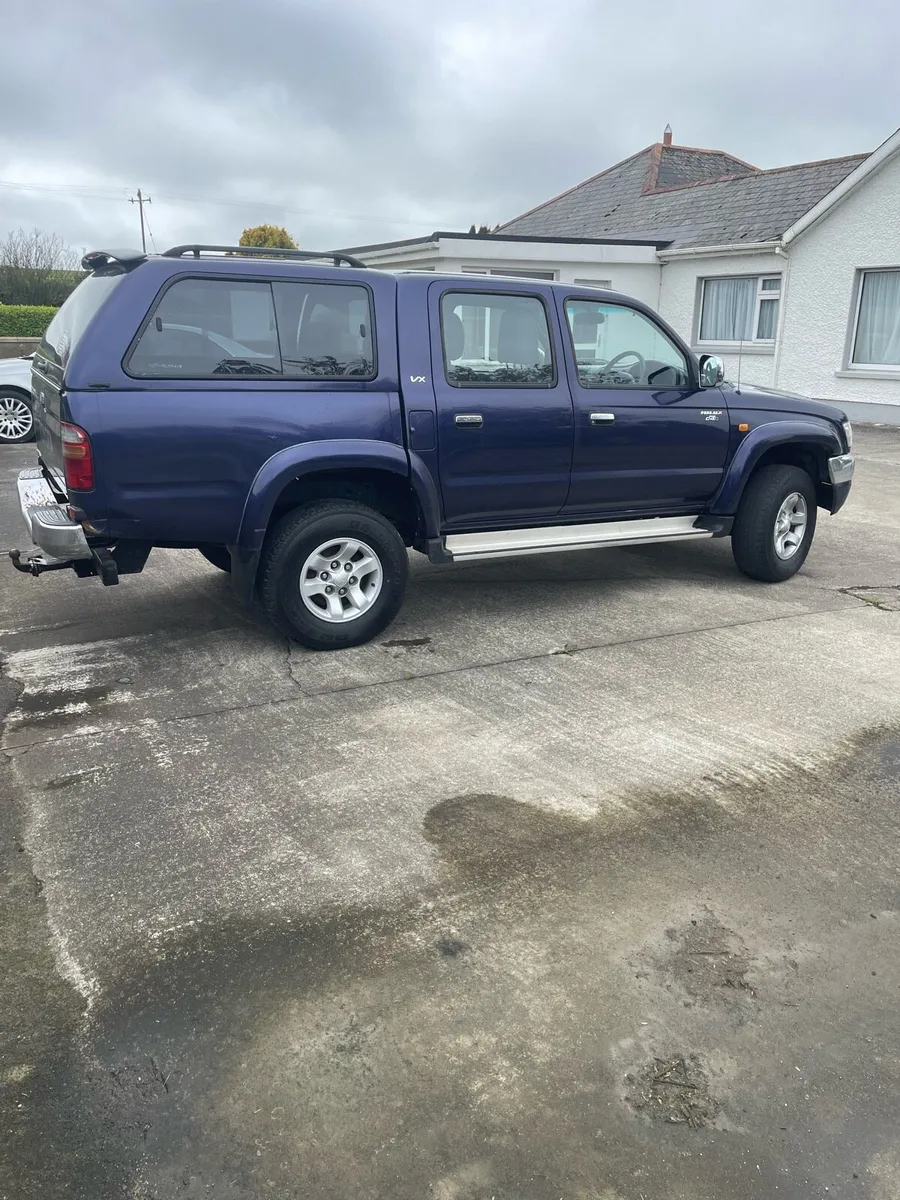 Toyota Hilux - Image 2