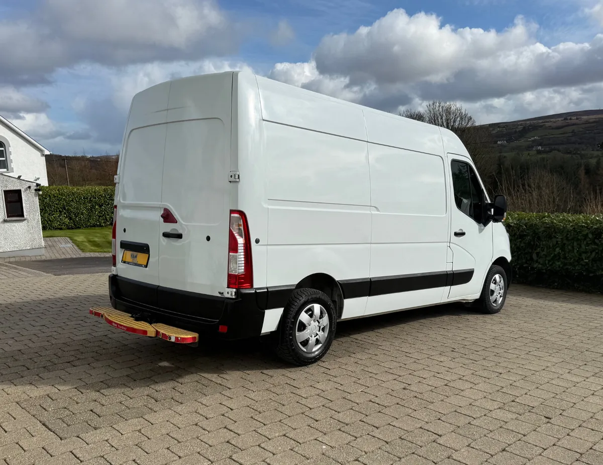 2018 Vauxhall Movano 2.3 L2H2 Workshop VAN - Image 4