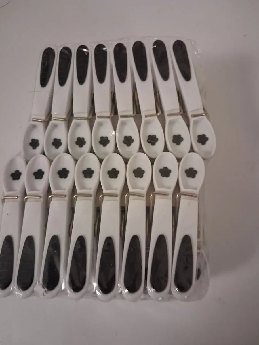 96 Quality German Clothes Pegs - Image 3