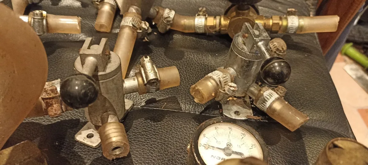 Gauges. Valves - Image 4