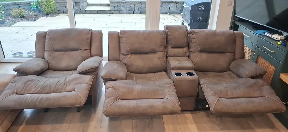 2 seater reclining and a 1 seat recliner - Image 4