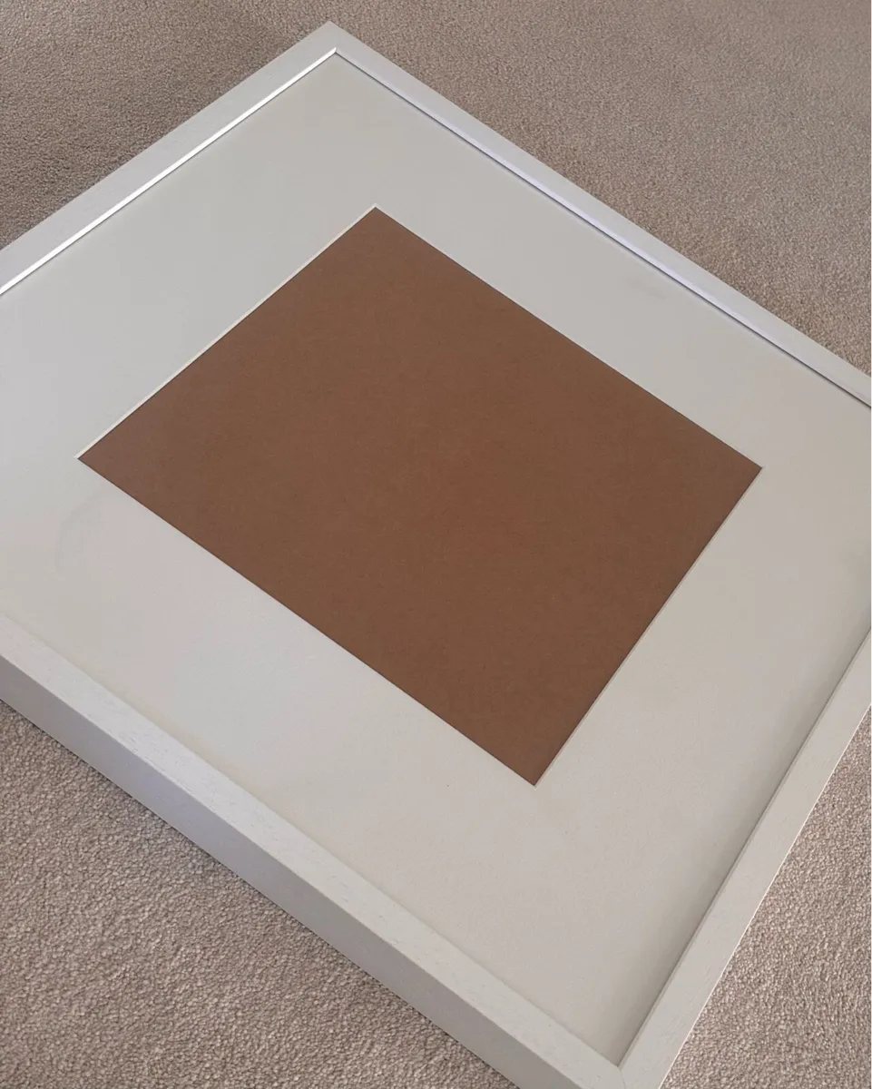 Large white real-wood frame - Image 1