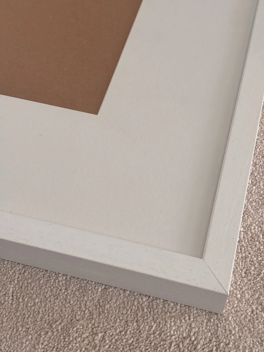 Large white real-wood frame - Image 2