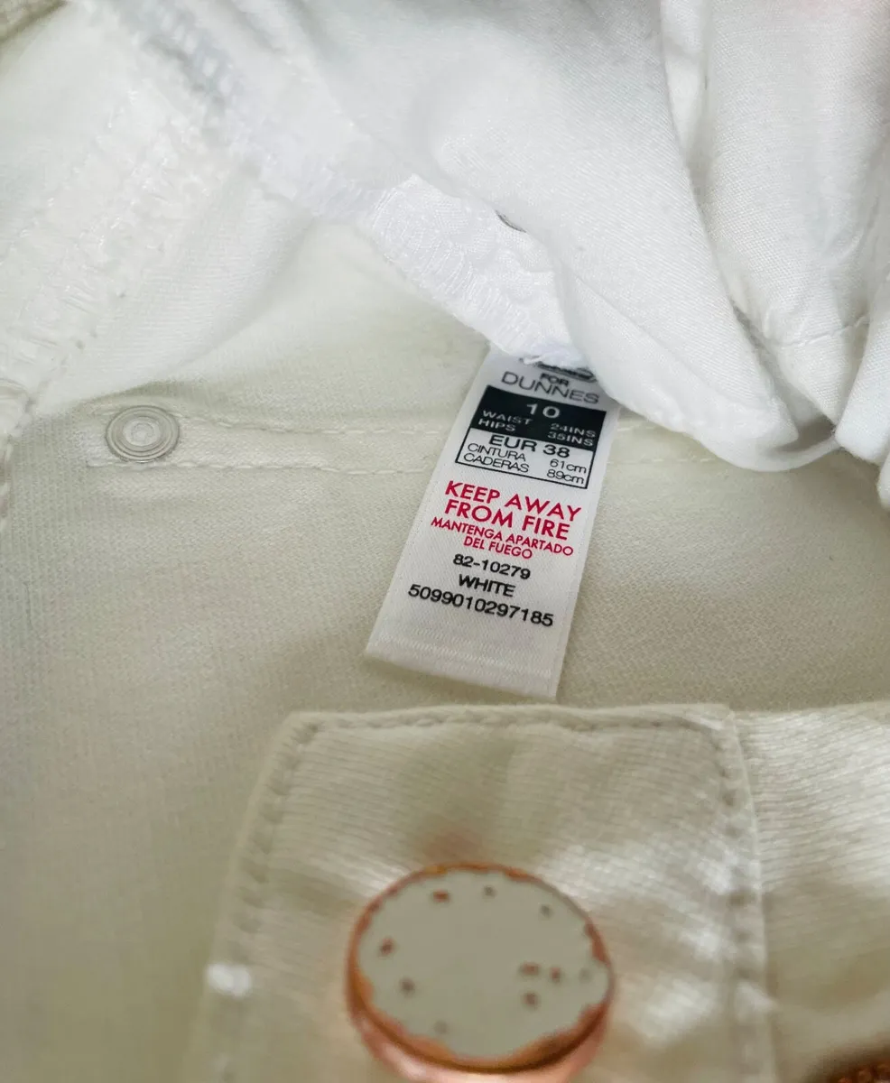 White Jeans: Size 10 - Image 4