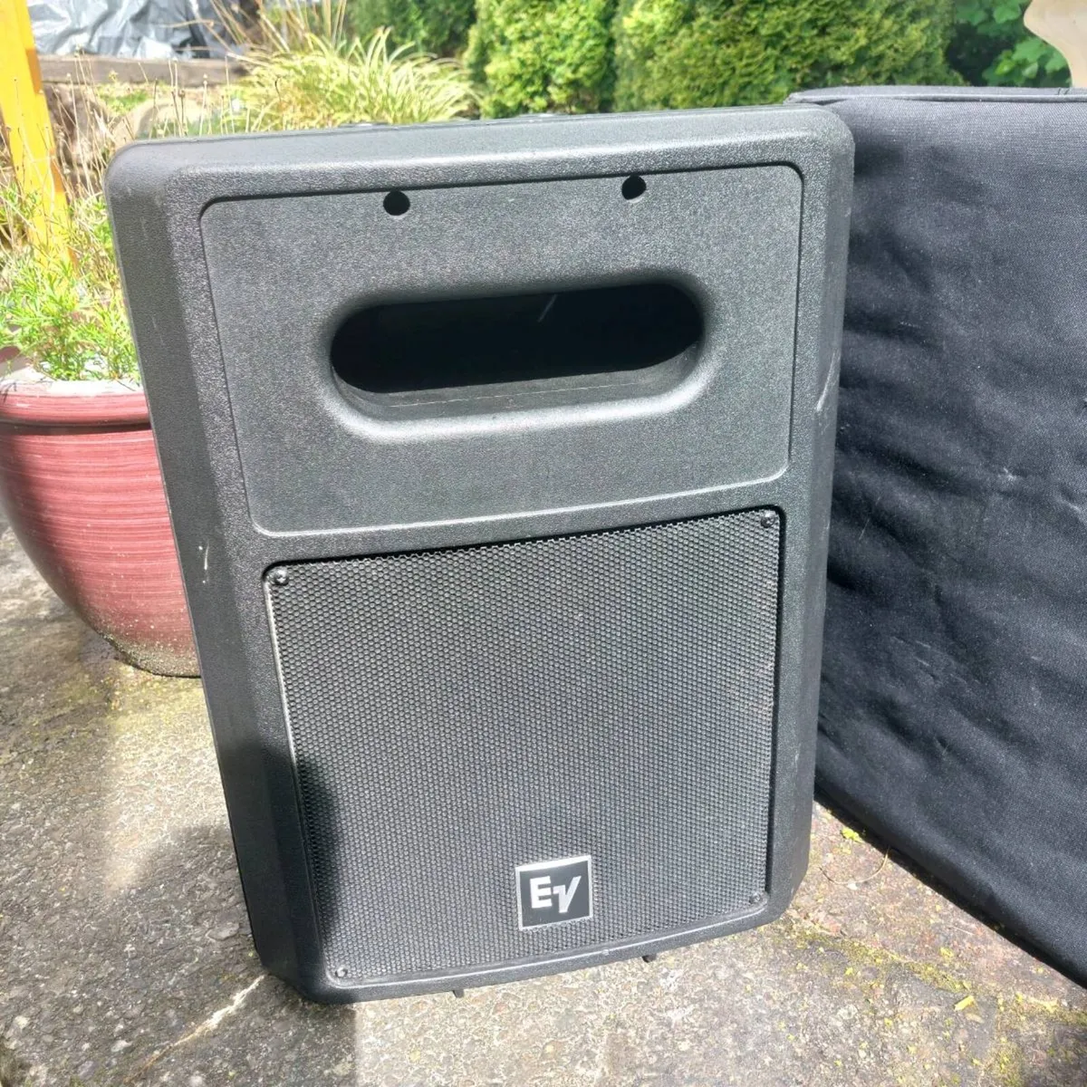 Ev SB 122 bass bins speakers - Image 1