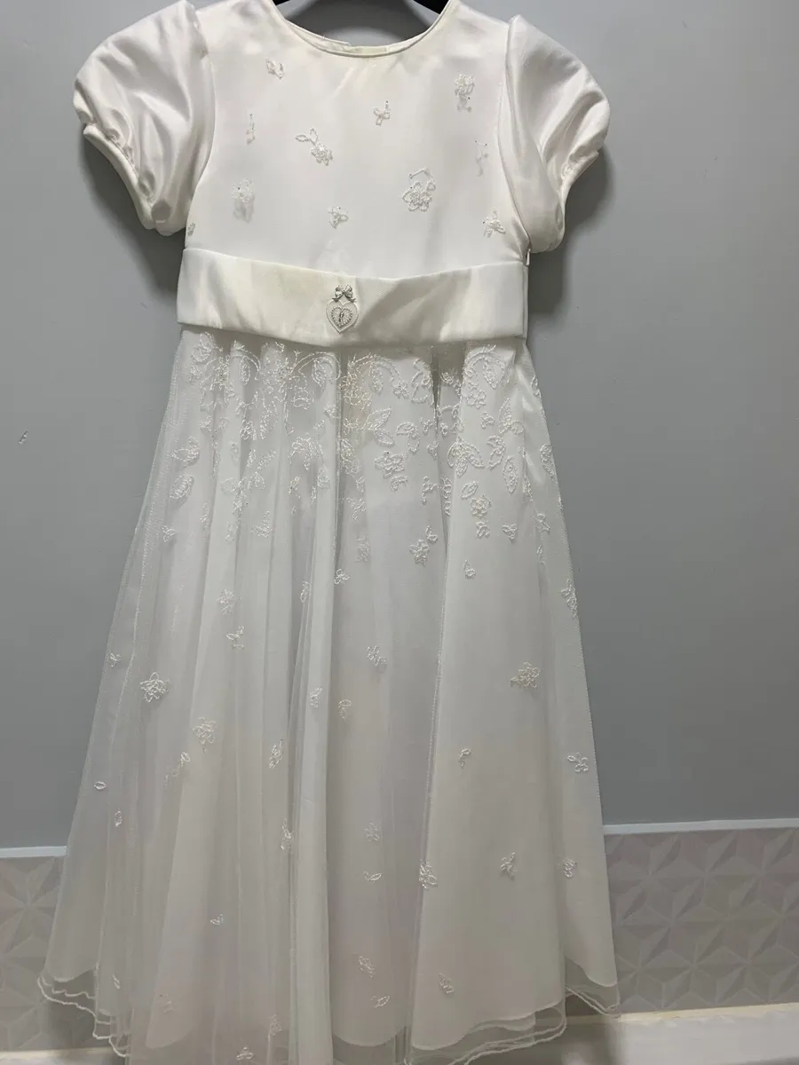 Communion dresses and boys suit - Image 4