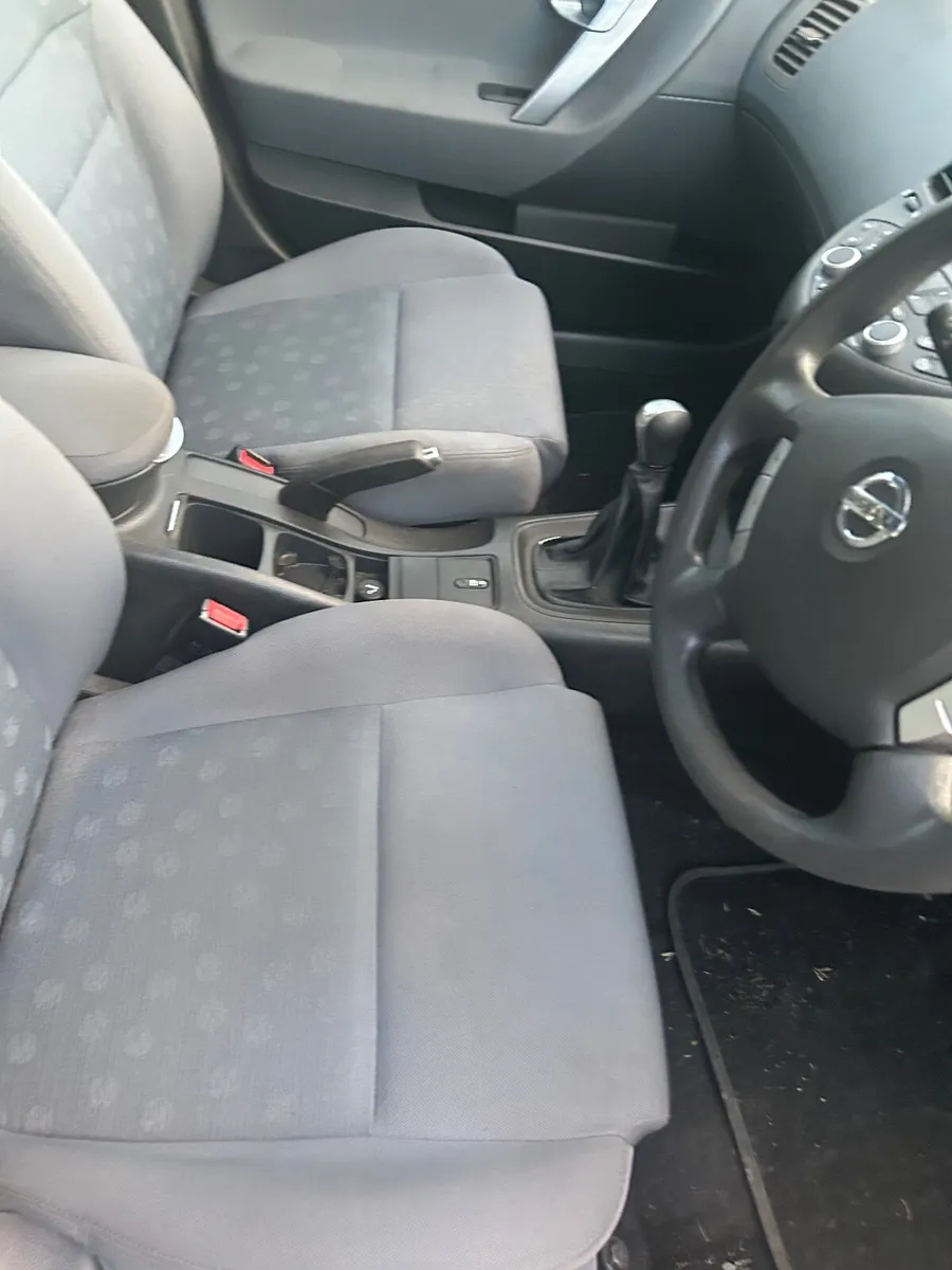 2004 Toyo corrolla and 2005 Nissan premera - Image 2