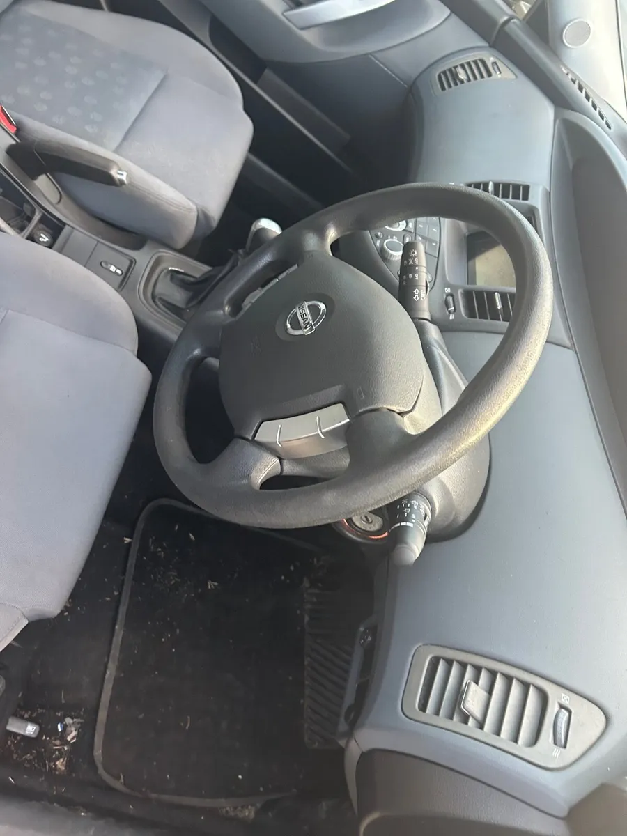 2004 Toyo corrolla and 2005 Nissan premera - Image 3