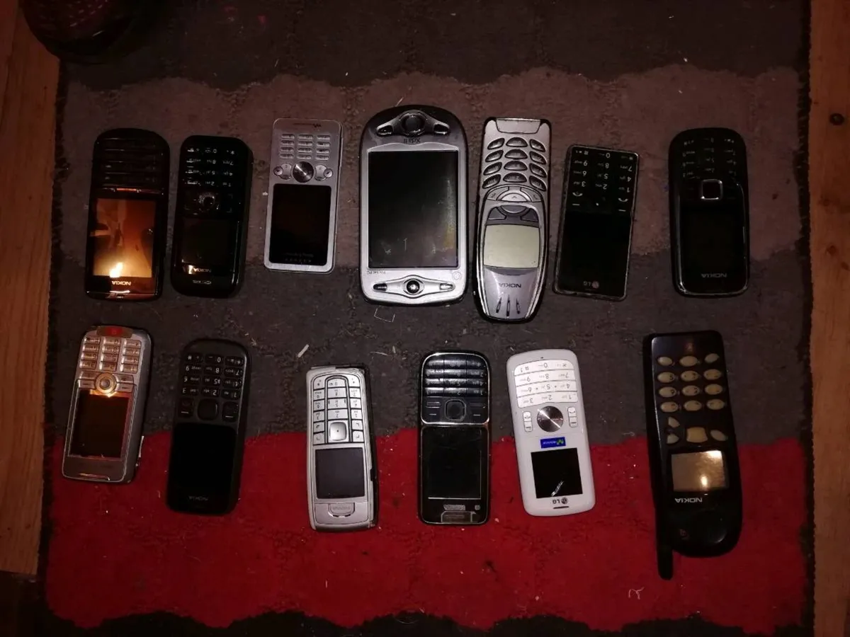 Job lot of phones for sale