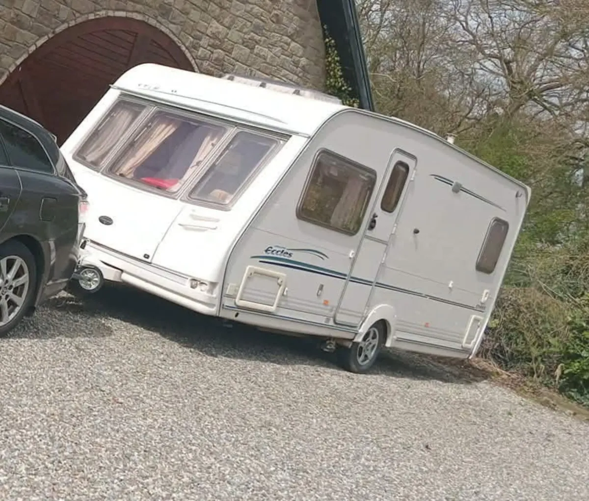 Sterling 4/5 berth fixed bed & moter mover - Image 1