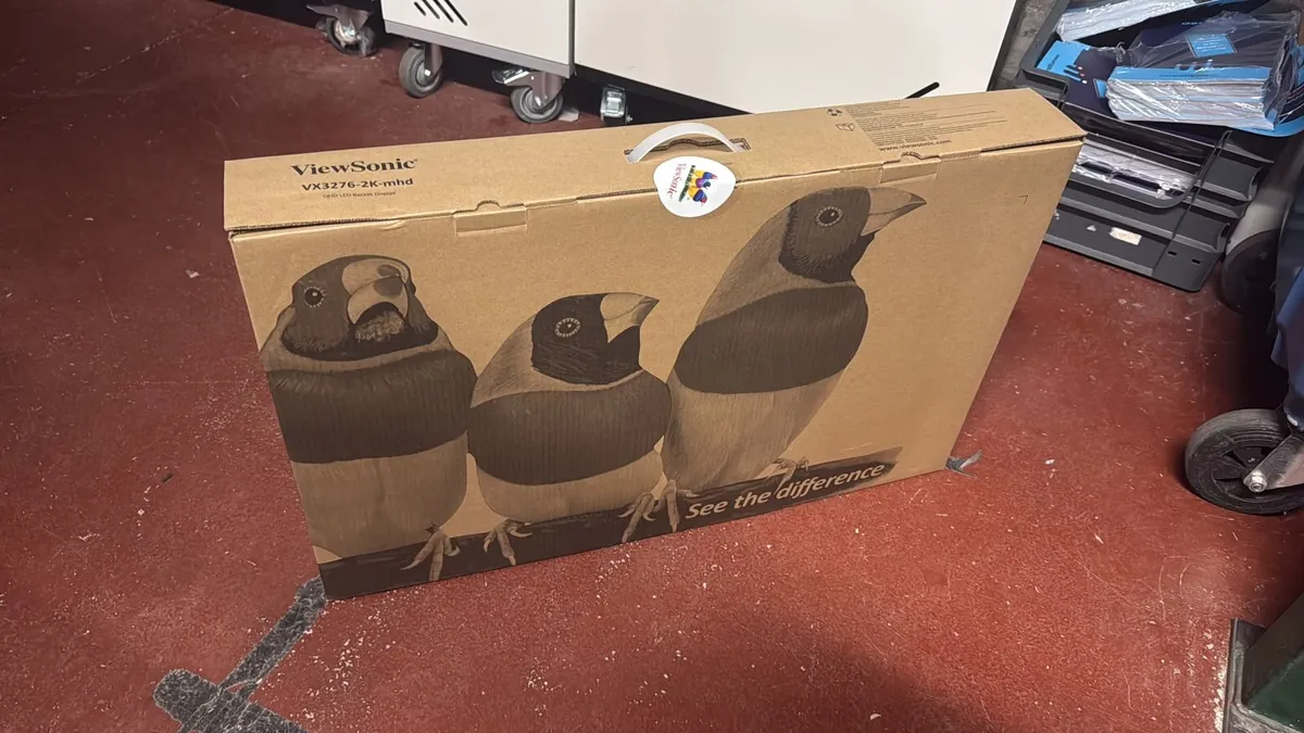 32" Monitor - Brand new! - Image 3