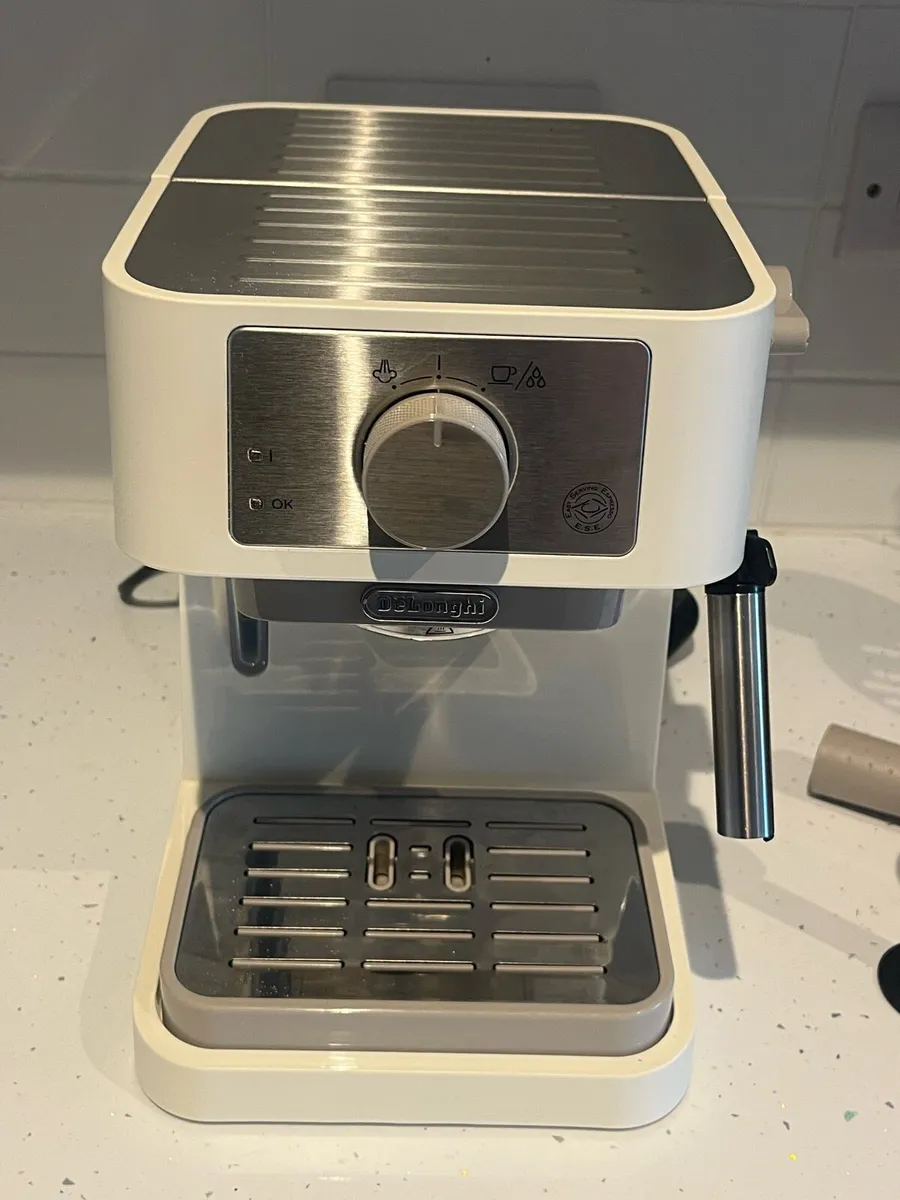 DeLonghi coffee machine (cream) - Image 2