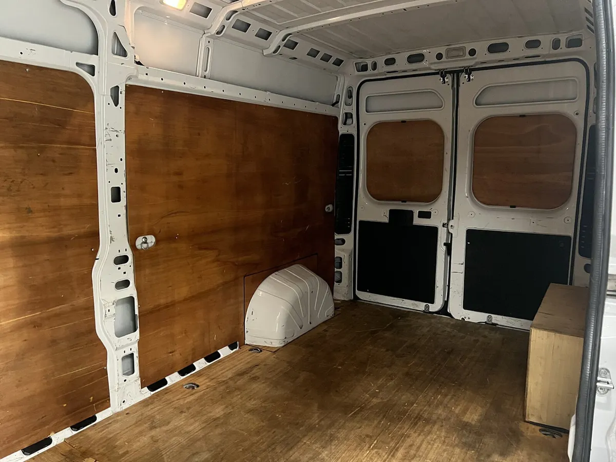 2023 Citroen Relay High Roof Panel Van - Image 3