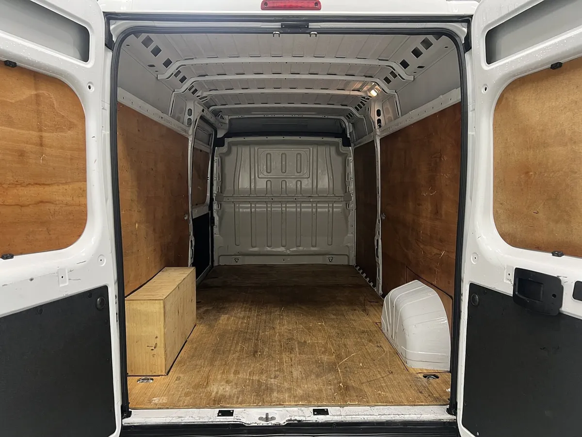 2023 Citroen Relay High Roof Panel Van - Image 2