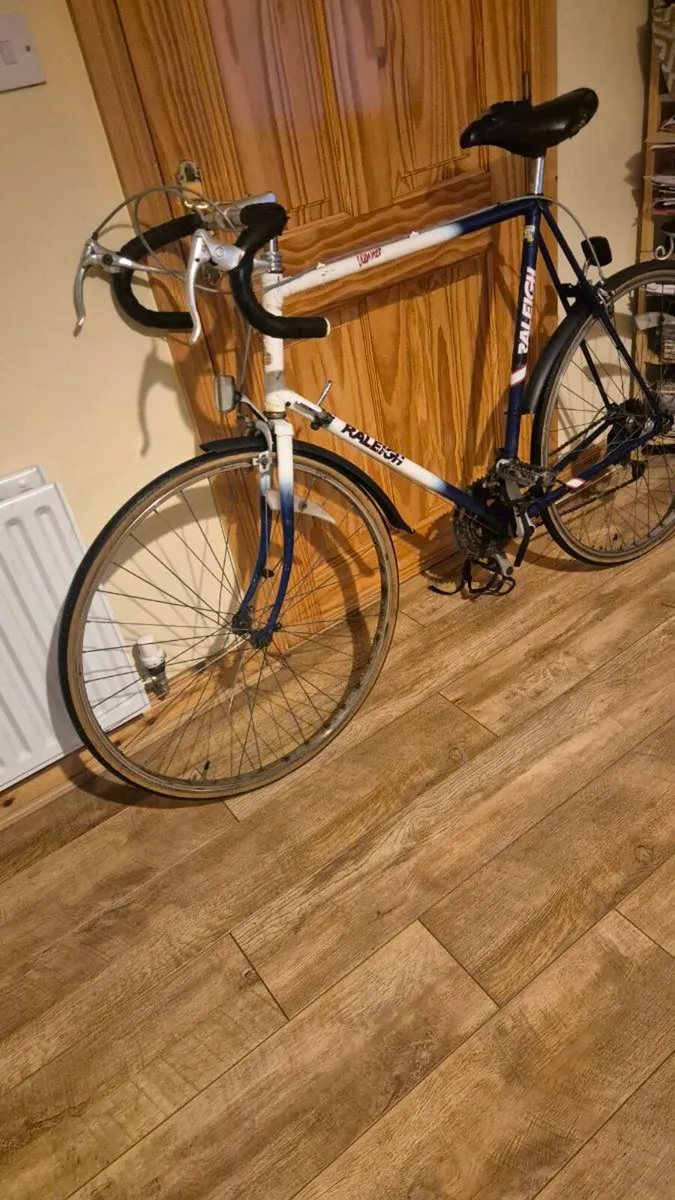 Classic vintage raleigh road racing bike - Image 1