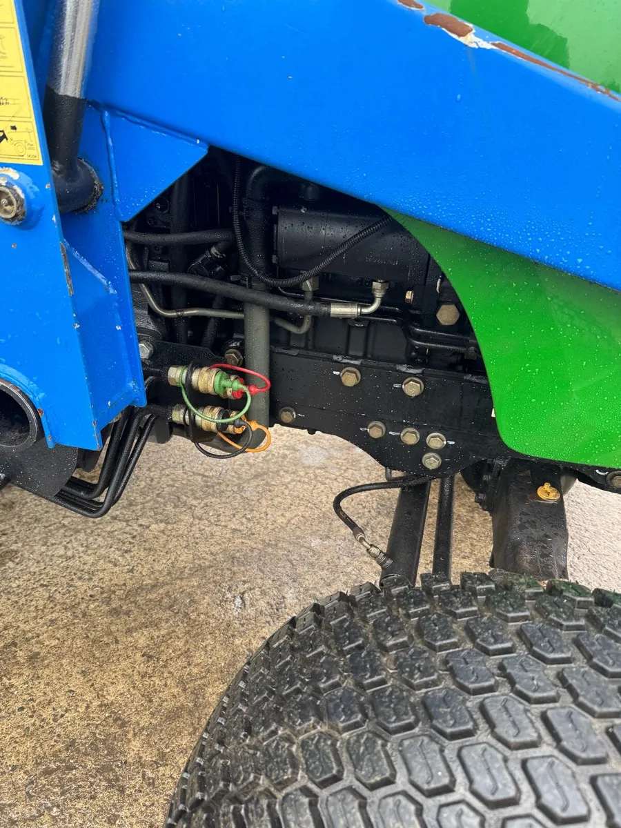 John Deere Compact Tractor with Loader - Image 3