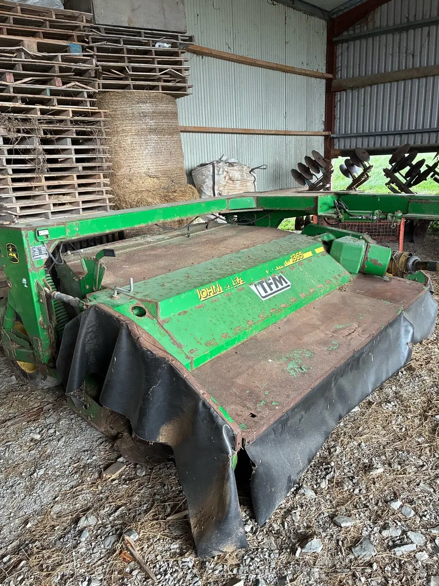 John Deere 1365 Mower - Image 2