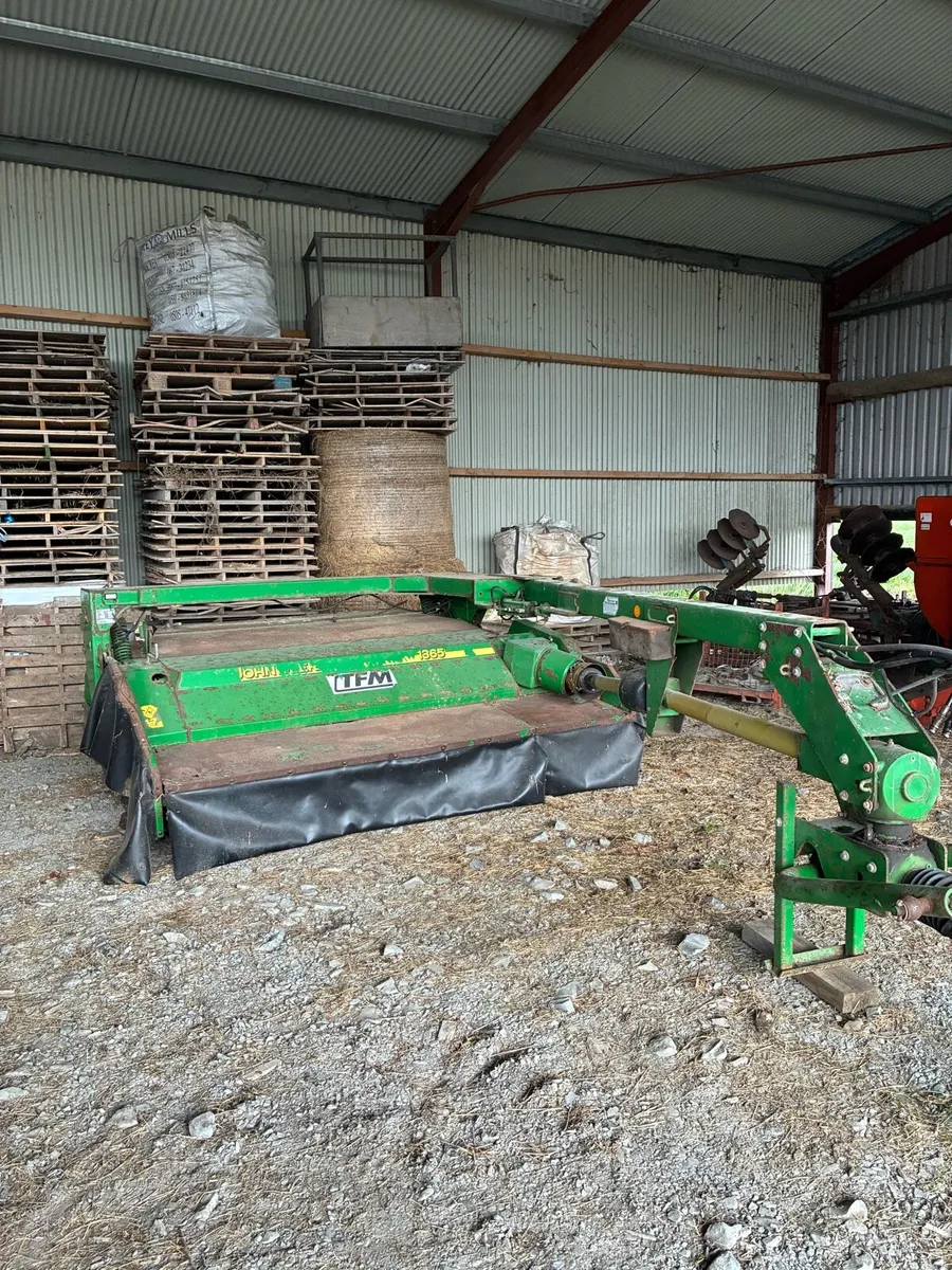 John Deere 1365 Mower - Image 1