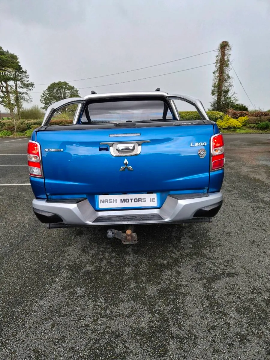 2017 mitsubshi l200 automatic no vat - Image 4