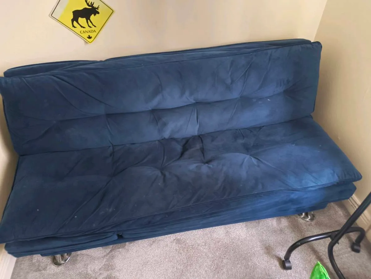 Blue velvet sofa bed - Image 3