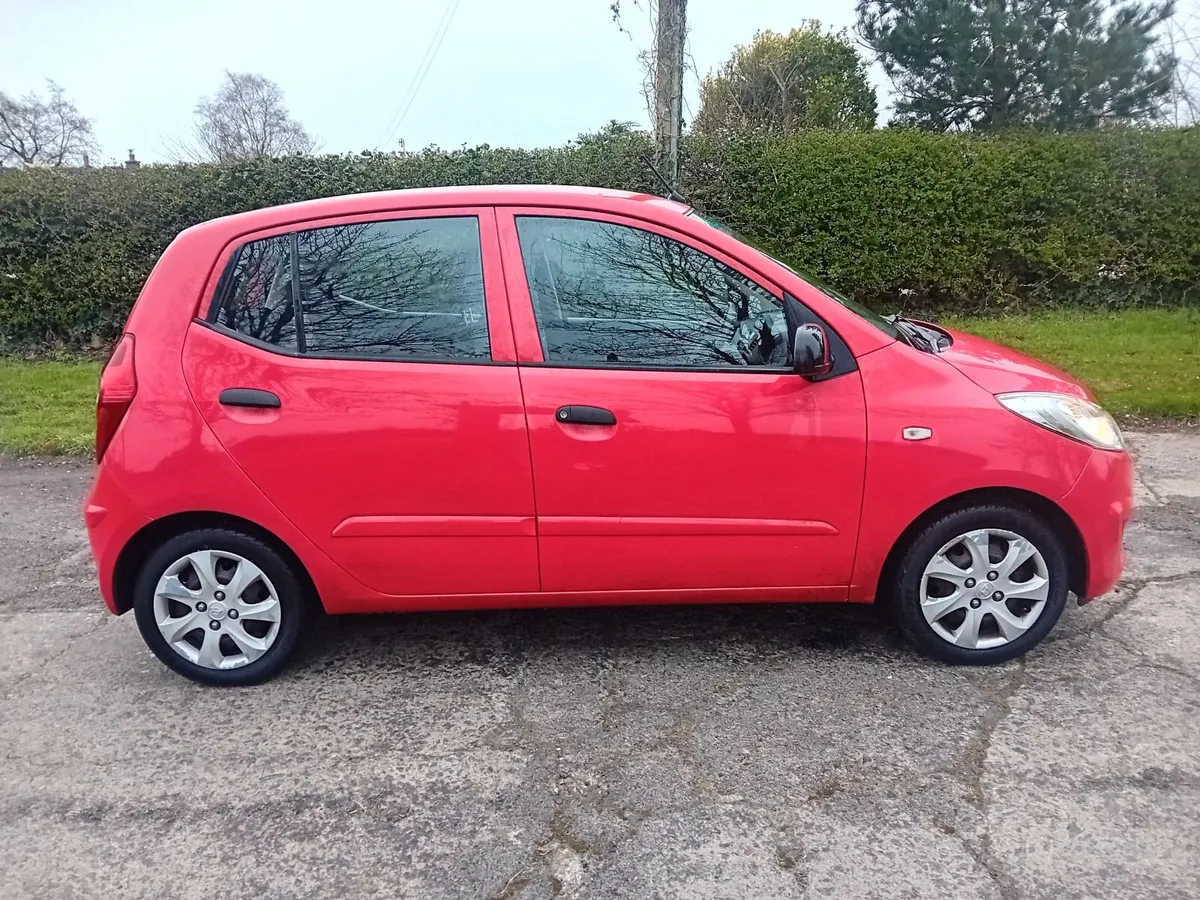 Hyundai i10 - Image 2