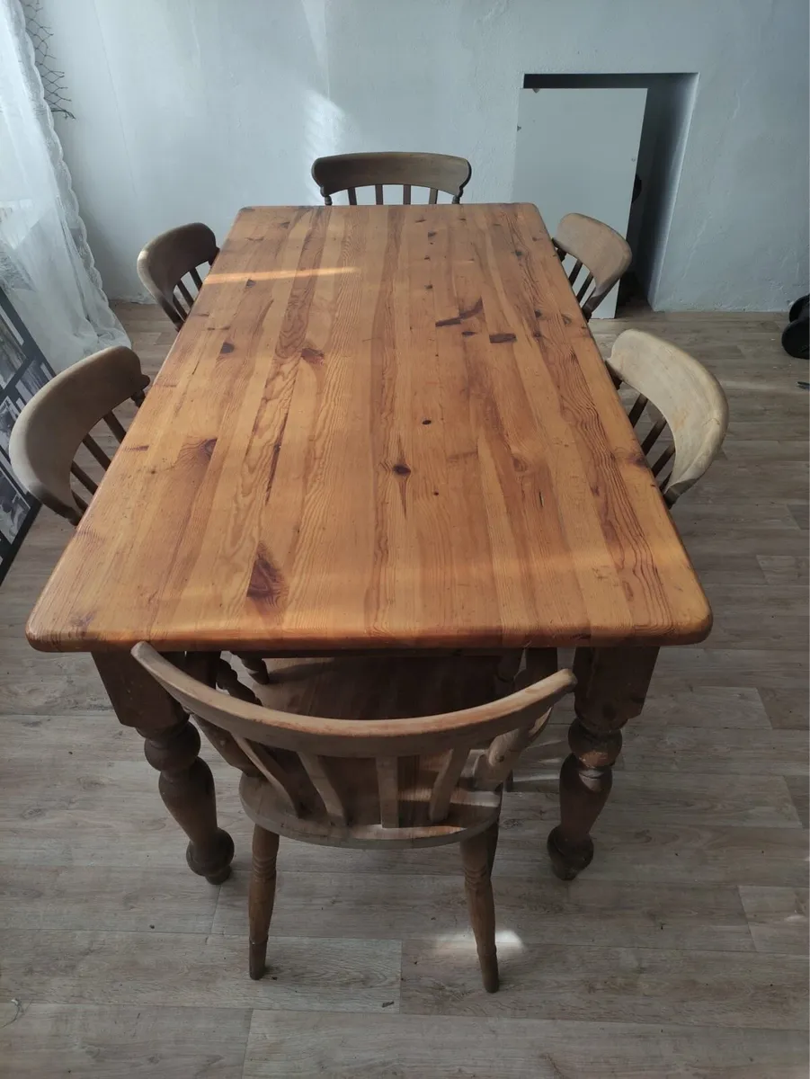 Dining table and chairs - Image 1