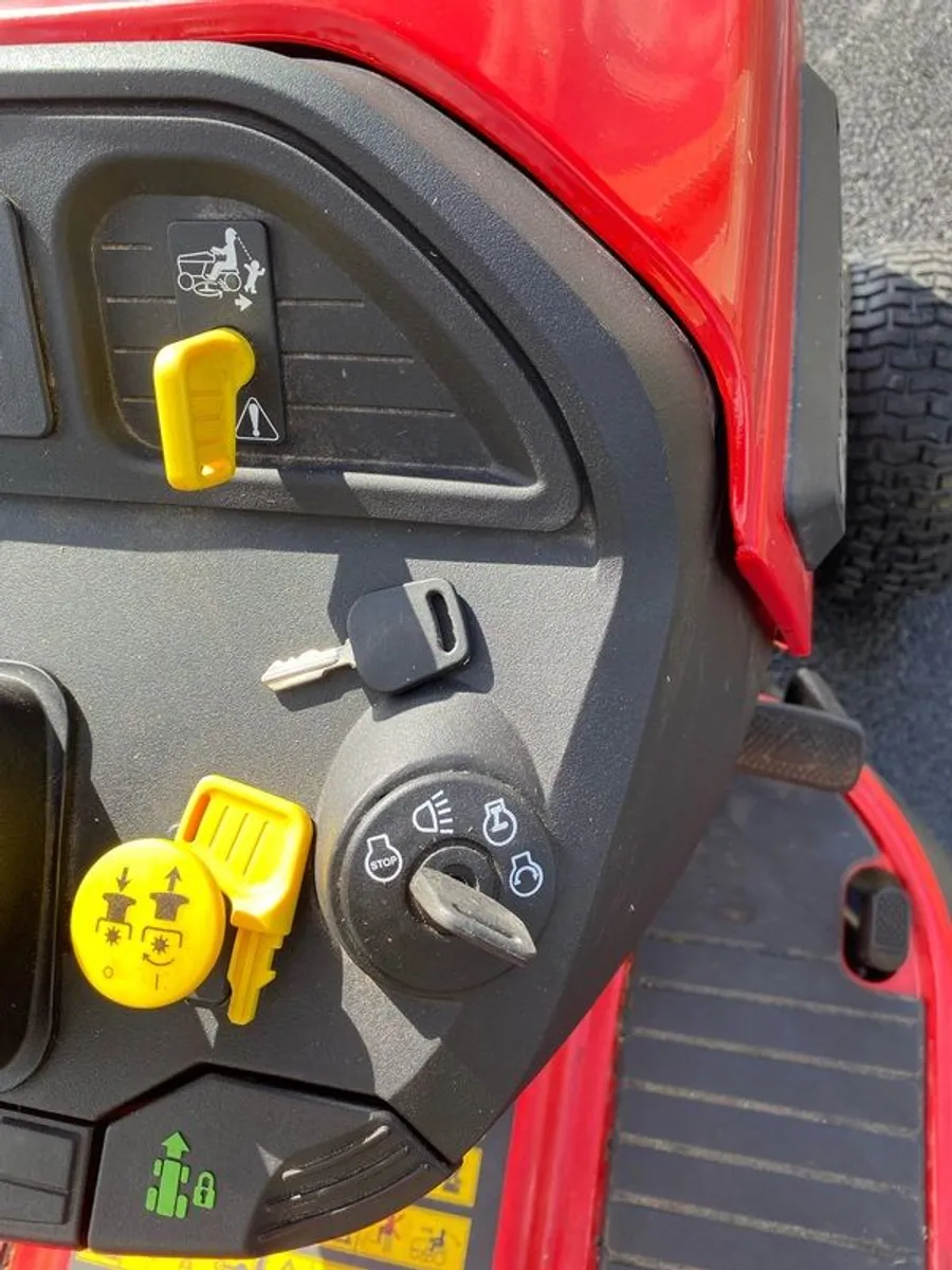 Snapper 22HP Ride on mower - Image 3