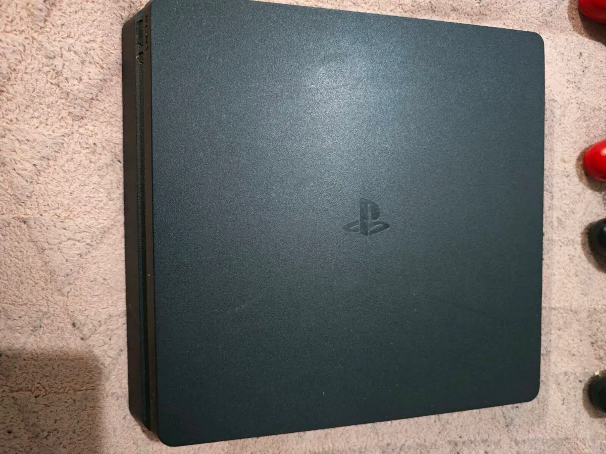 Ps 4 slim - Image 2