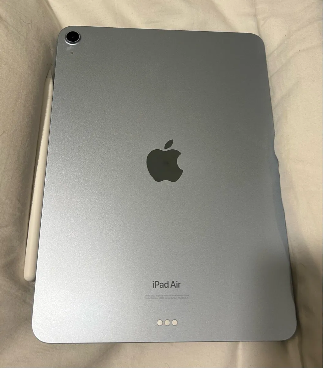 iPad Air M2 (11-inch) 128 GB - Like New - Image 2