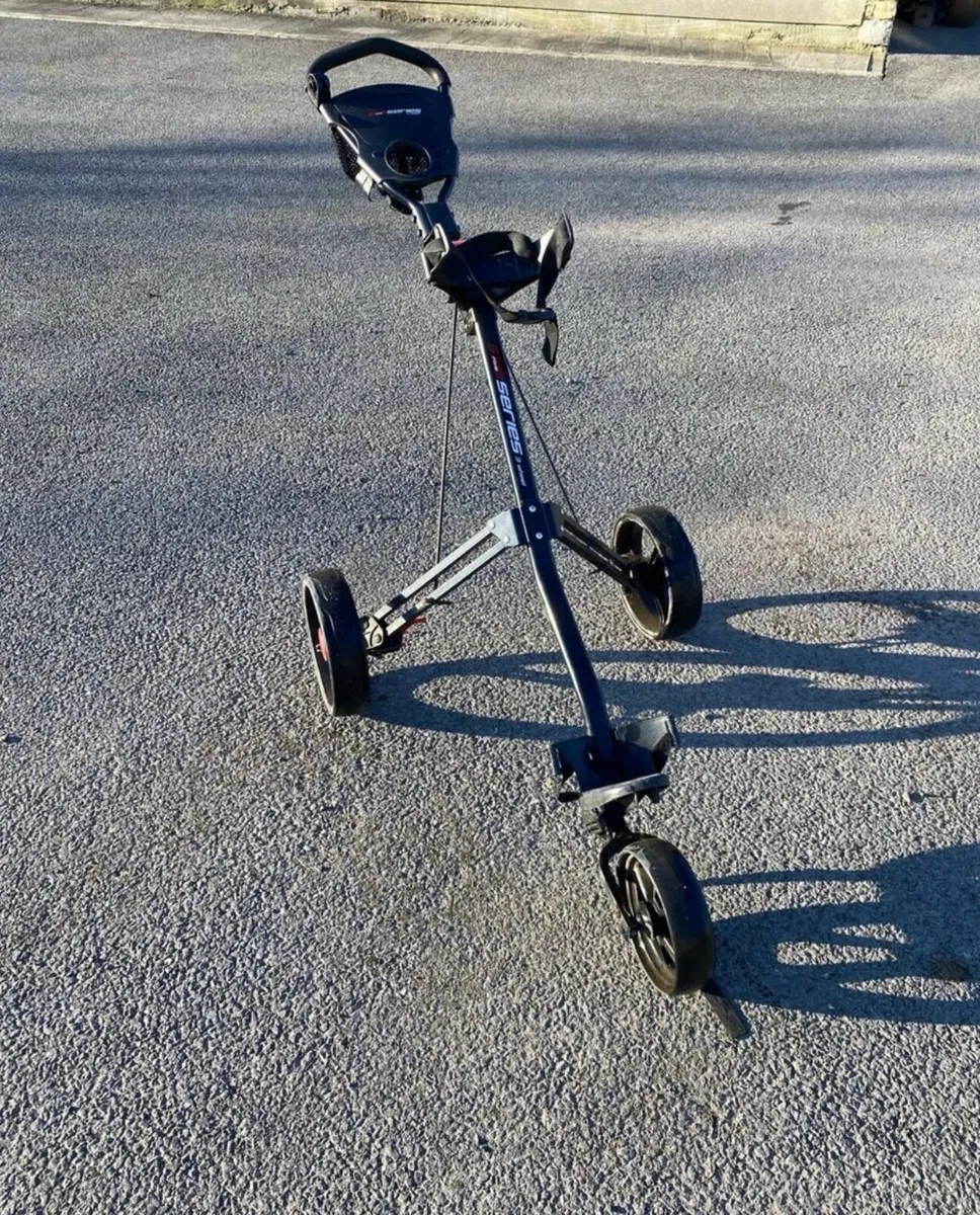Masters Golf 3 Wheel Push Trolley - Image 1
