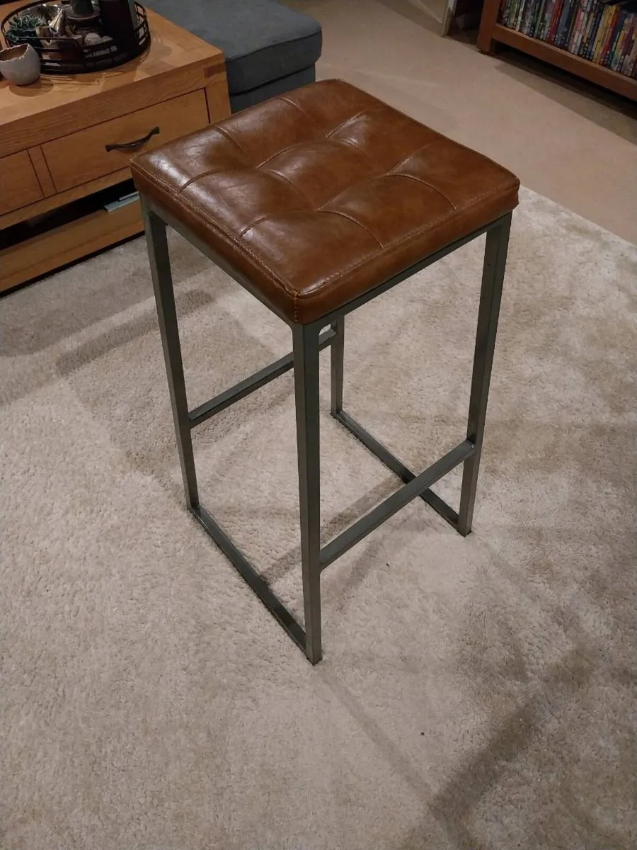 Bar stool - Image 1