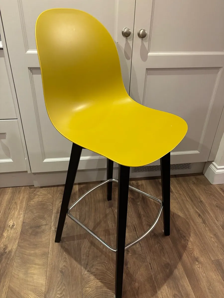 4 kitchen stools