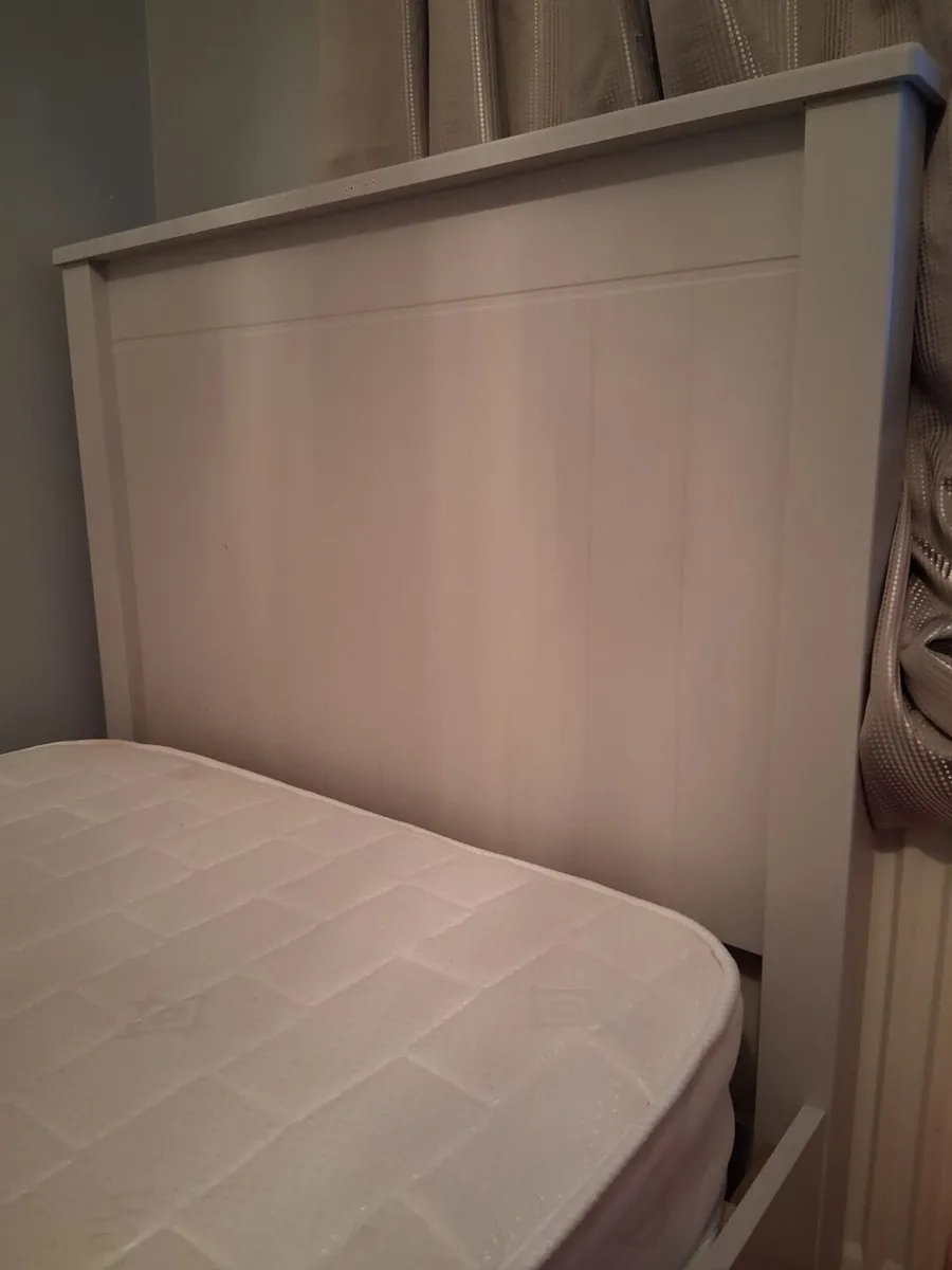 Single bed - Image 2